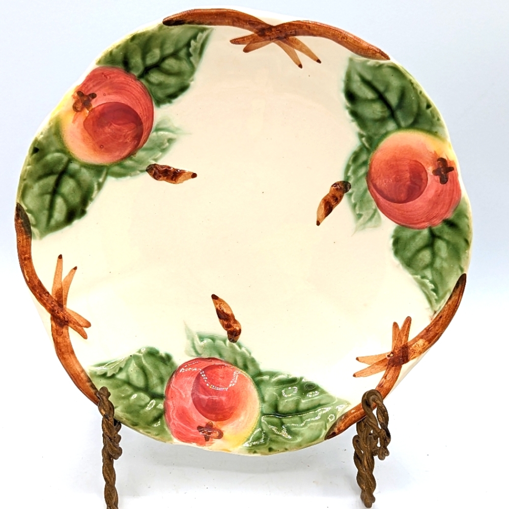 Majolica Choisy le Roi France One 8.3/8 inch Apple Plate